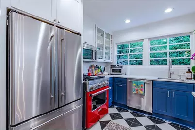 4006 N Stratford Road NE, Atlanta, GA 30342 - Photo 9