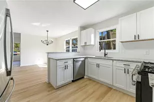 2263 Wellington Cir, Lithonia, GA 30058 - Photo 11