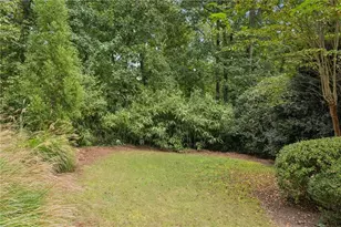 250 Enclave Cir, Atlanta, GA 30342 - Photo 39