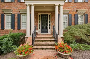 250 Enclave Cir, Atlanta, GA 30342 - Photo 3