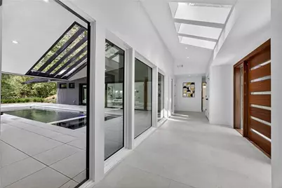 585 Amberidge Trail, Atlanta, GA 30328 - Photo 7