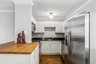 1988 Wellbourne Dr NE, Atlanta, GA 30324 - Photo 9