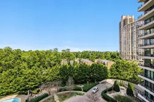 700 Park Regency Pl, Atlanta, GA 30326 - Photo 17