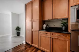 700 Park Regency Pl, Atlanta, GA 30326 - Photo 5