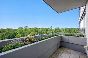 700 Park Regency Pl, Atlanta, GA 30326 - Photo 11