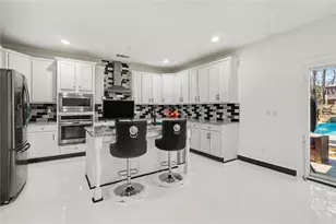 129 Limbaugh Valley Dr, McDonough, GA 30252 - Photo 9