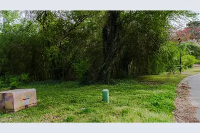 2020 S Hidden Hills Parkway, Stone Mountain, GA 30088 - Photo 9