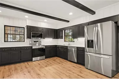 2360 Young Drive, College Park, GA 30337 - Photo 9