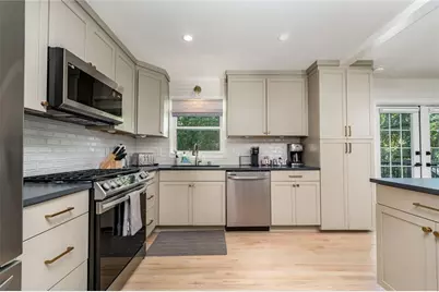 677 Hillandale Circle SW, Marietta, GA 30064 - Photo 13