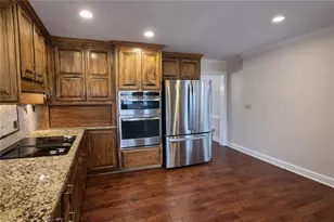 1092 Cheney Pl SW, Marietta, GA 30064 - Photo 3