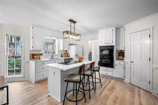 110 N Bluff, Alpharetta, GA 30004 - Photo 11
