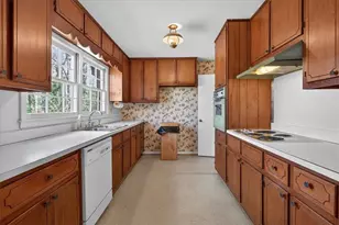 2569 Skylane Dr, Marietta, GA 30062 - Photo 9