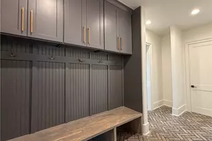 270 Crosstree Ln, Atlanta, GA 30328 - Photo 5