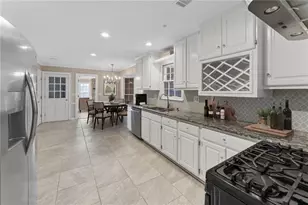 400 Fallen Leaf Ln, Roswell, GA 30075 - Photo 5