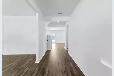 4008 Laurant Path, Flowery Branch, GA 30542 - Photo 5