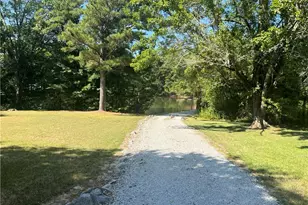 1535 Rogers Lake Rd, Lithonia, GA 30058 - Photo 29