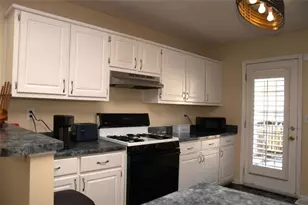 5718 Hidden Brook Cir, Atlanta, GA 30349 - Photo 5