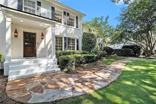 2572 Hyde Manor Dr NW, Atlanta, GA 30327 - Photo 3