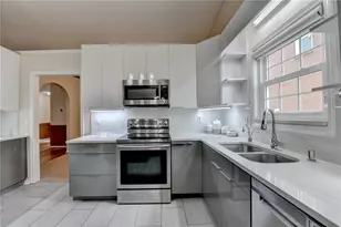 1296 Mandalay Ct SW, Lilburn, GA 30047 - Photo 17