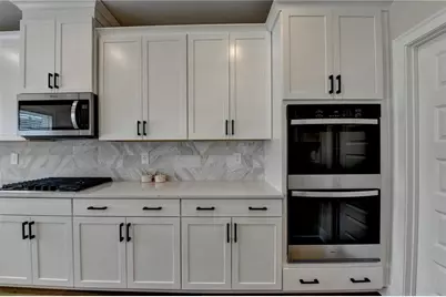 2989 Sweet Red Circle, Braselton, GA 30517 - Photo 9