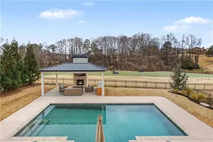 824 Low Falls Ct, Jefferson, GA 30549 - Photo 3