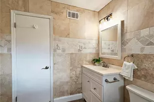 136 Peachtree Memorial Dr NW, Atlanta, GA 30309 - Photo 13