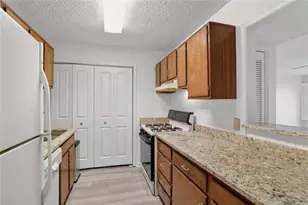 583 Emory Oaks Way, Decatur, GA 30033 - Photo 11