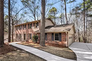 1758 W Nancy Creek Dr NE, Atlanta, GA 30341 - Photo 3