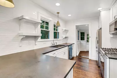 2215 Fairhaven Circle NE, Atlanta, GA 30305 - Photo 9