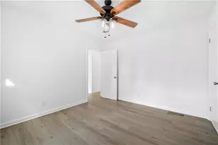 3242 Bagley Dr, Atlanta, GA 30341 - Photo 9