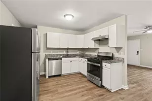 2328 Emerald Lake Ct, Decatur, GA 30035 - Photo 3