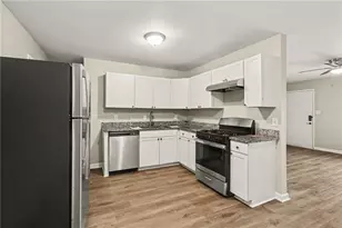 2328 Emerald Lake Ct, Decatur, GA 30035 - Photo 3