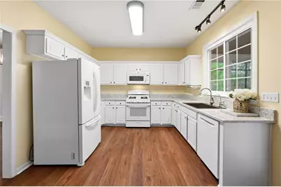 110 Wallnut Hall Circle, Woodstock, GA 30189 - Photo 7