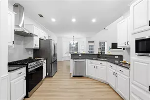 7160 Fawn Lake Dr, Alpharetta, GA 30005 - Photo 9