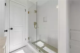 2415 Charleston Oaks Ln, Decatur, GA 30030 - Photo 25