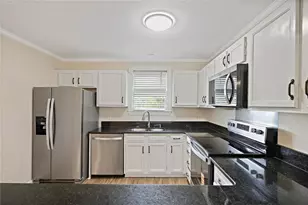 911 Hollyfax Cir NE, Atlanta, GA 30328 - Photo 29