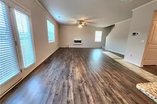 359 King Vlg, Braselton, GA 30517 - Photo 5