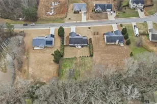 228 Falling Leaf Ln, Winder, GA 30680 - Photo 3