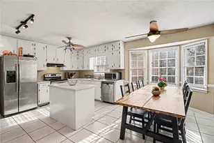 2645 5 Star Ct, Snellville, GA 30039 - Photo 9