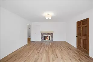 2413 Charleston Oaks Ln, Decatur, GA 30030 - Photo 5