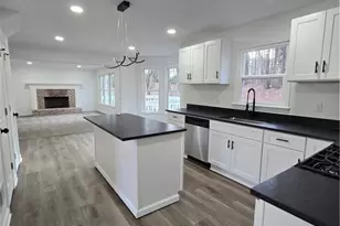 535 Woodrow Dr, Lawrenceville, GA 30043 - Photo 7