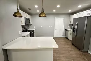 1770 Springview Rd NW, Atlanta, GA 30314 - Photo 9