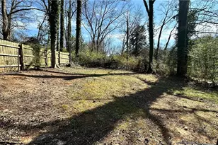 1770 Springview Rd NW, Atlanta, GA 30314 - Photo 29