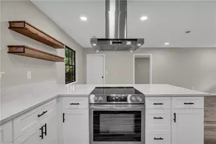 8949 Raven Dr, Jonesboro, GA 30238 - Photo 11