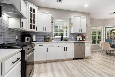 1611 Hillside Bend Crossing, Lawrenceville, GA 30043 - Photo 15