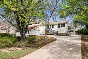 1920 Oakleaf Ln, Lithia Springs, GA 30122 - Photo 3