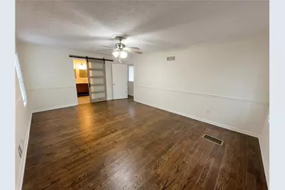 124 Creekview Drive, Woodstock, GA 30188 - Photo 9