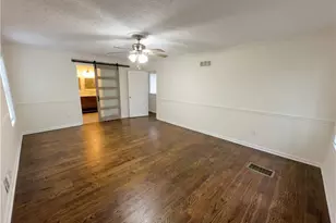 124 Creekview Dr, Woodstock, GA 30188 - Photo 9