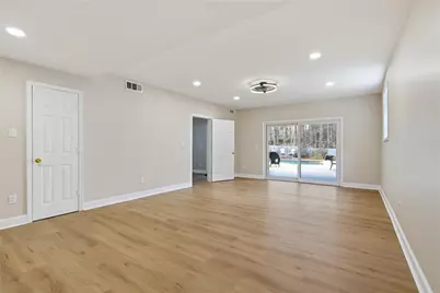 6120 Woodlake Drive, Buford, GA 30518 - Photo 19