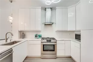 101 Creekwood Dr, Woodstock, GA 30188 - Photo 5